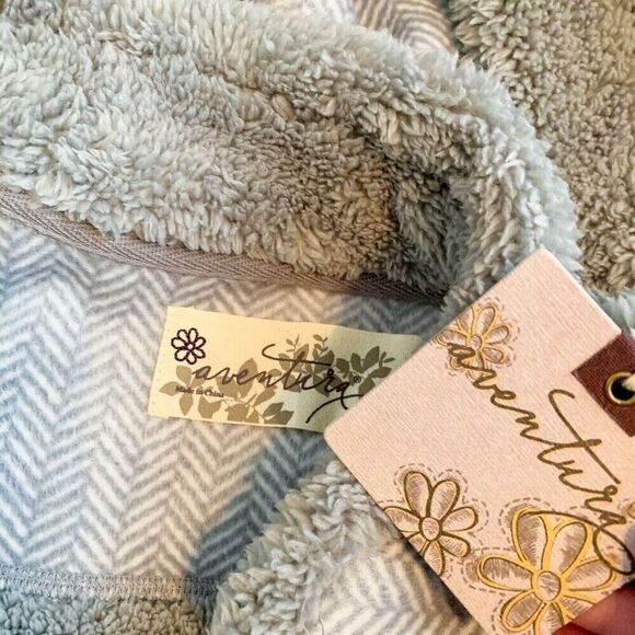 Aventura Vest Women Small Hunter Style Griffin Grey Herringbone Plush Fleece NWT - Picture 4 of 6